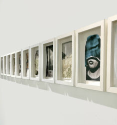 Exposición de la serie de collages El gesto contenido.